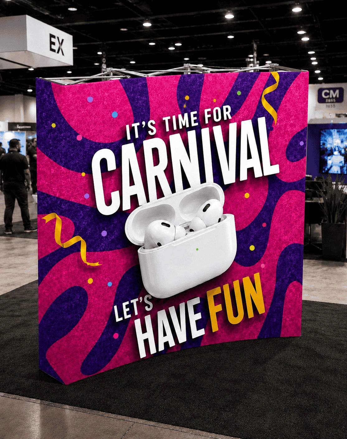 Pop Up Curved Velcro Media Wall